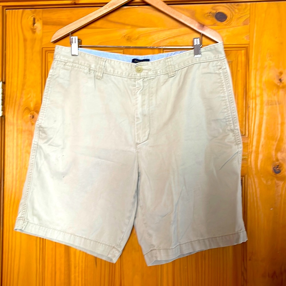 Men’s khaki short, Size: 34